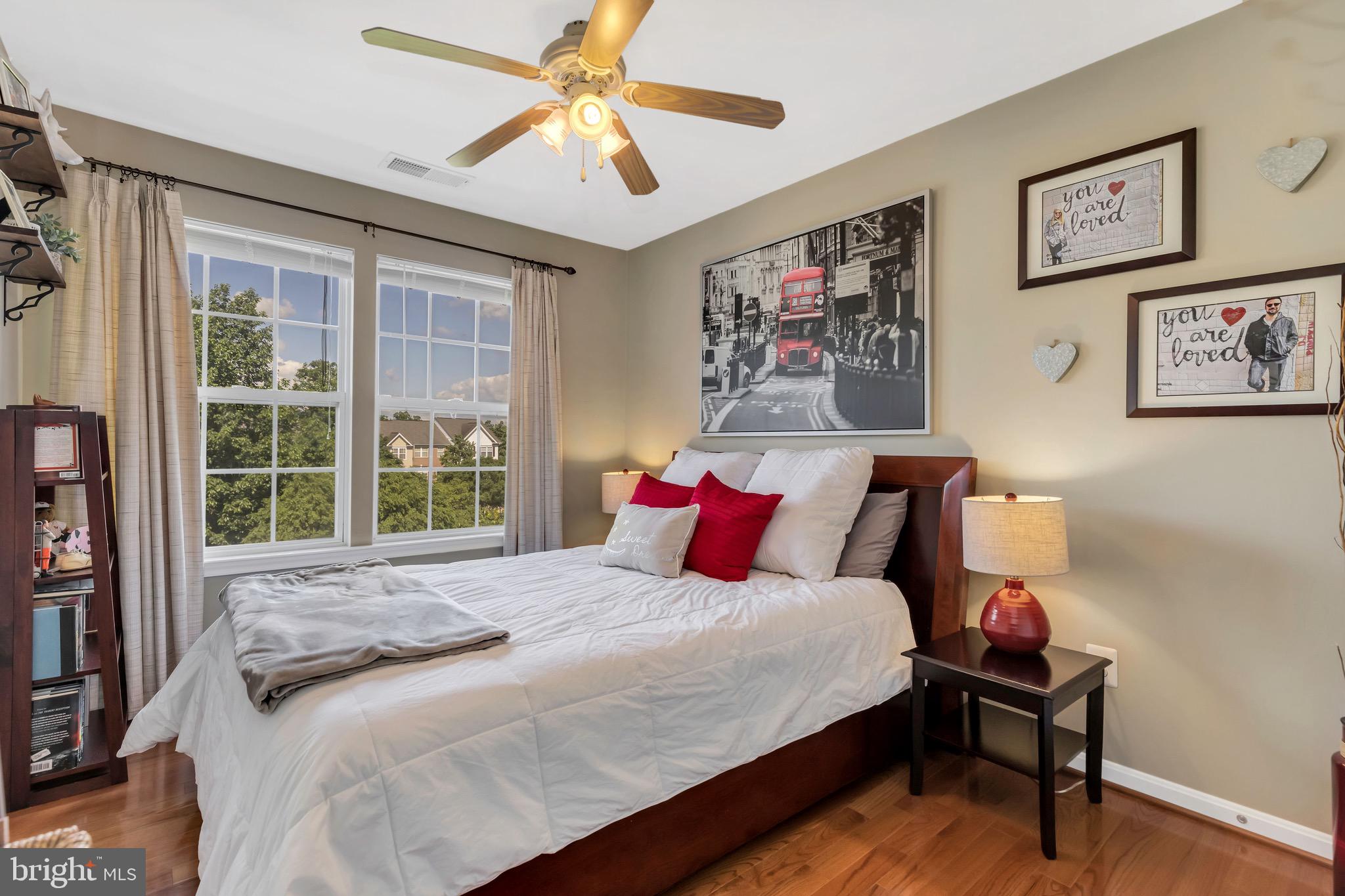 43173 Riders Square Ashburn, VA 20148 - Photo 22 of 35 Upper level bedroom