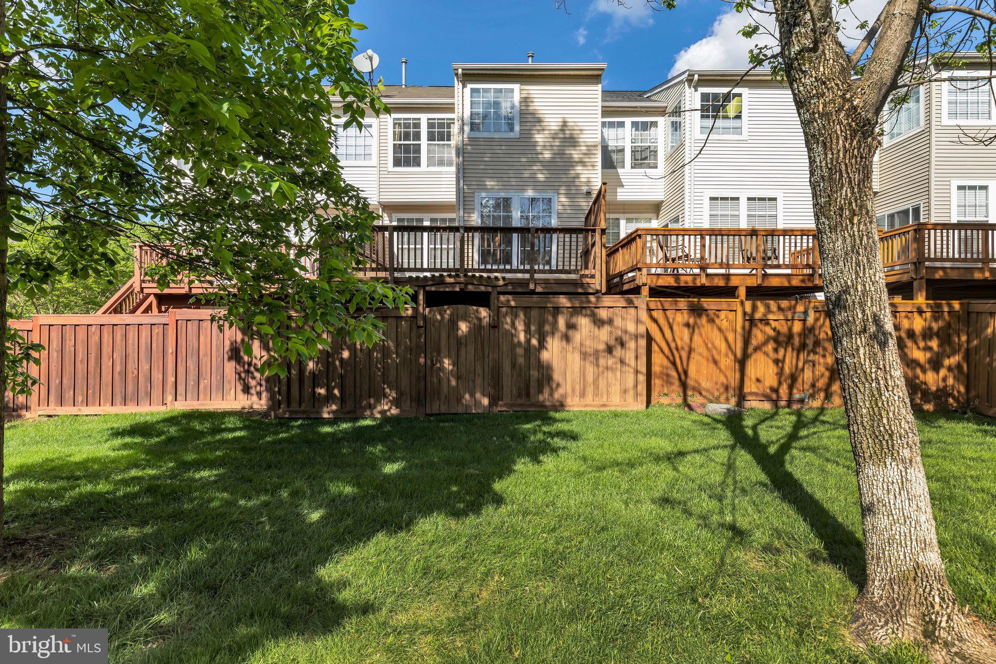 43173 Riders Square Ashburn, VA 20148 - Photo 34 of 35 Backs to common area