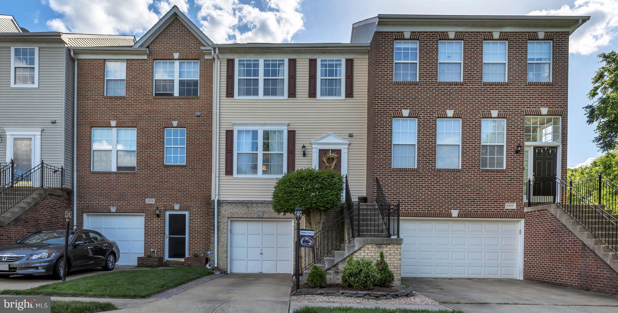 43173 Riders Square Ashburn, VA 20148 - Photo 35 of 35 Full size drive way for extra parking