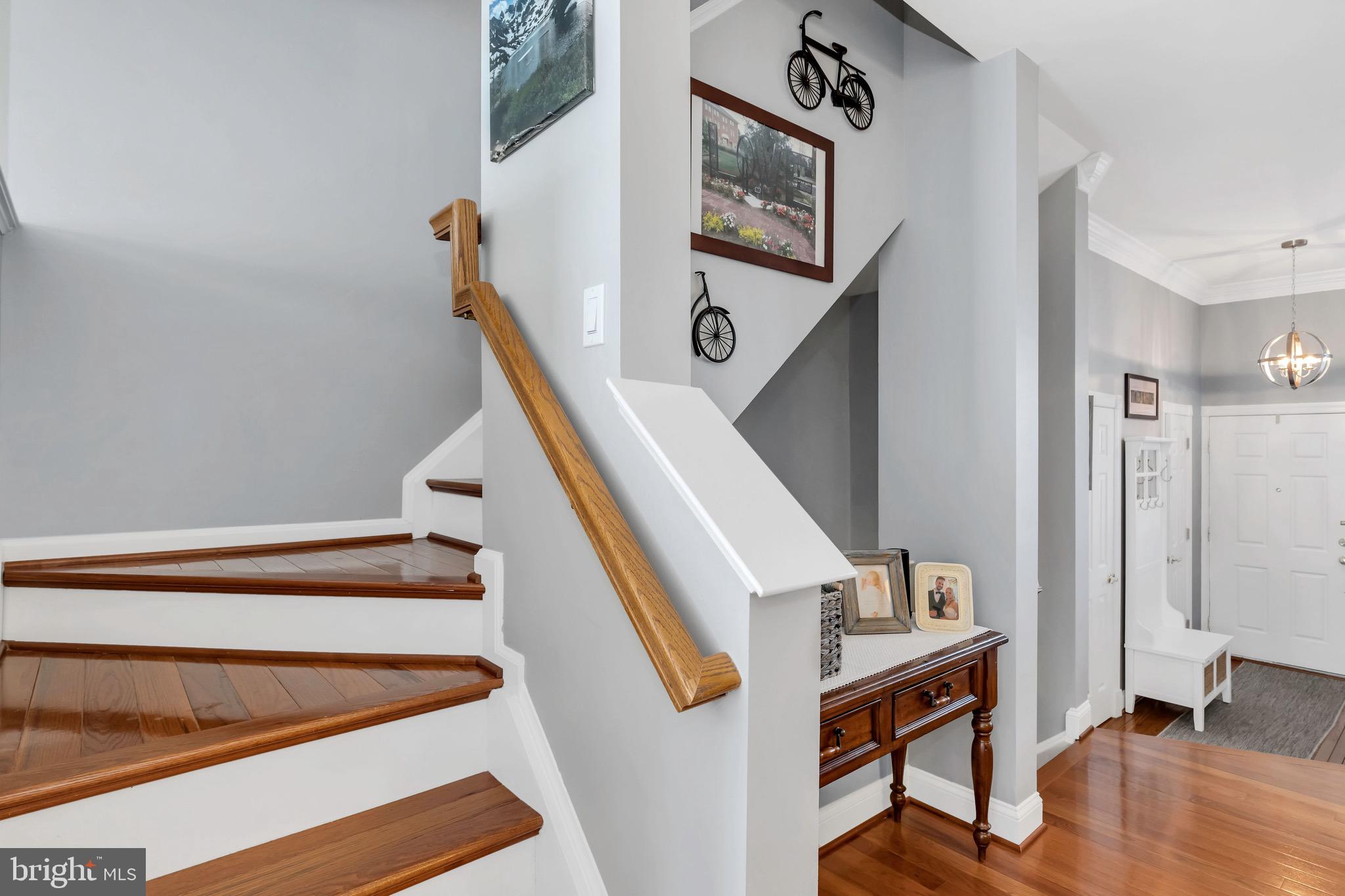 43173 Riders Square Ashburn, VA 20148 - Photo 7 of 35 Hardwoods throughout this townhome