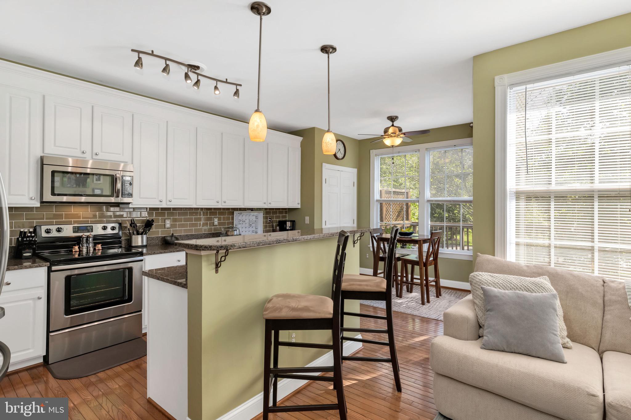 43173 Riders Square Ashburn, VA 20148 - Photo 9 of 35 Loads of cabinets and separate pantry
