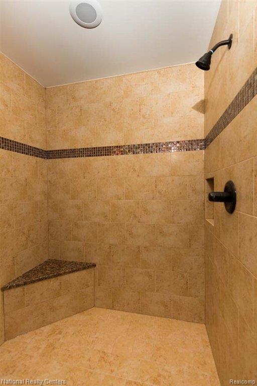 1108 Mahaffey Avenue Rochester, MI 48307 - Photo 11 of 16 Providence Master Shower