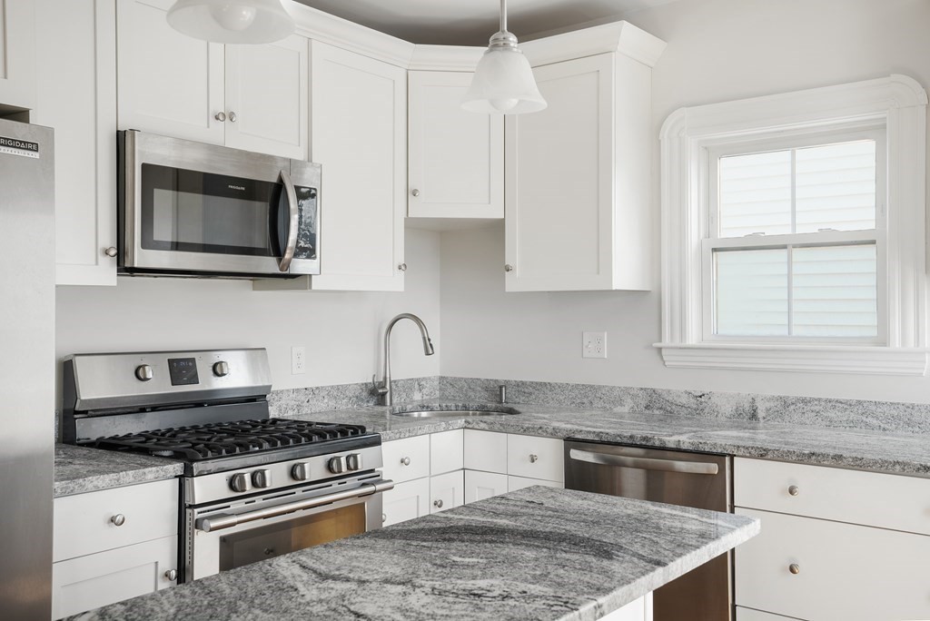 34 Henry Street Everett, MA 02149 - Photo 28 of 41