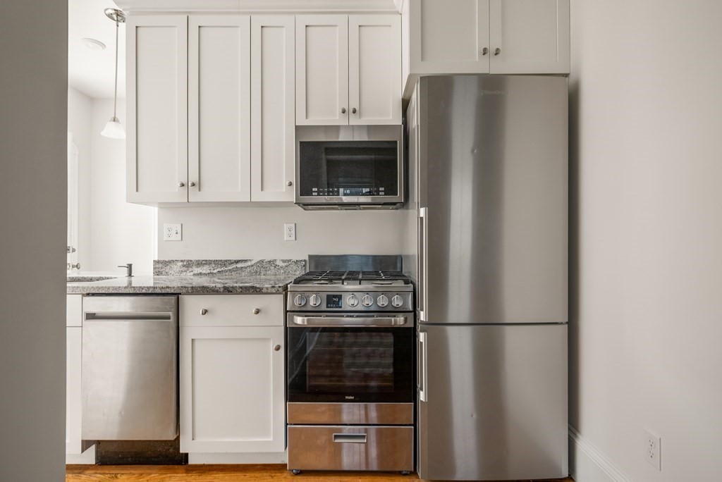 34 Henry Street Everett, MA 02149 - Photo 8 of 41