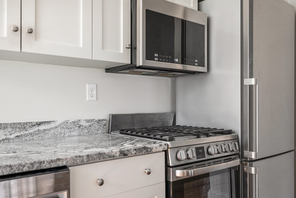 34 Henry Street Everett, MA 02149 - Photo 10 of 41