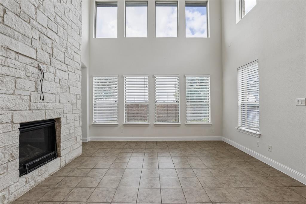 7228 Ridgepoint Drive Irving, TX 75063 - Photo 4 of 38