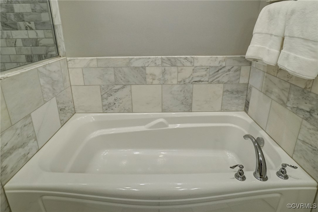 709 Chiswick Park Road Henrico, VA 23229 - Photo 27 of 47 Bathroom featuring a bath