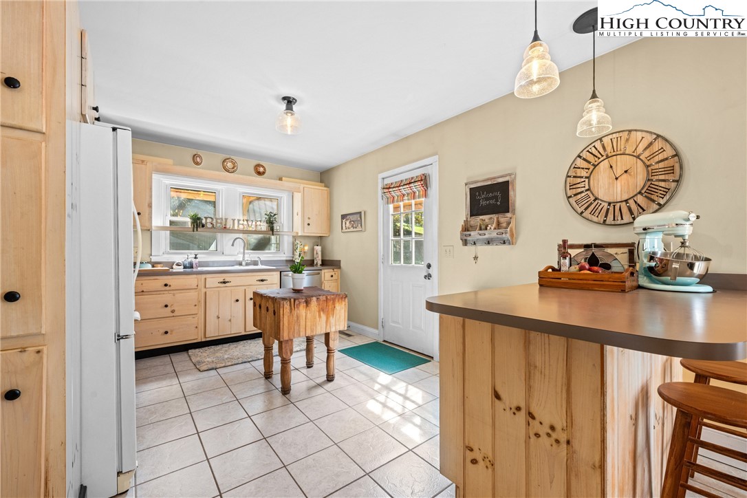 350 North Main Street Jefferson, NC 28640 - Photo 11 of 39