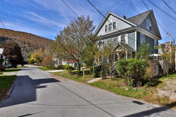 $399,000 | 109 Park Row, Rochester, VT 05767