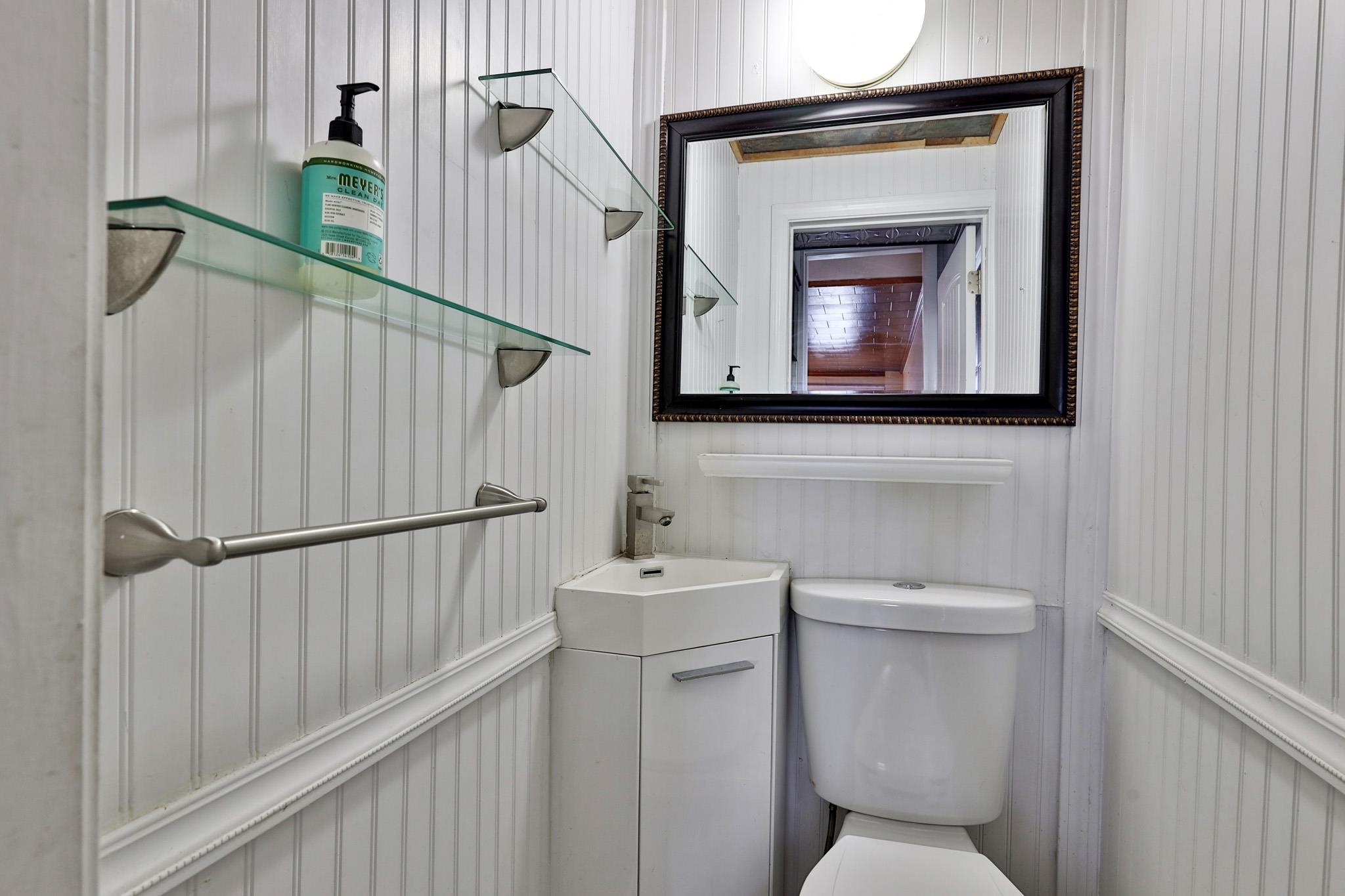 109 Park Row Rochester, VT 05767 - Photo 13 of 41