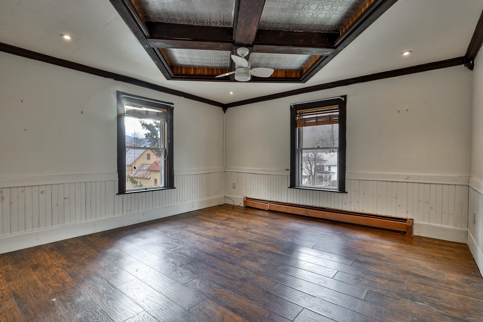 109 Park Row Rochester, VT 05767 - Photo 16 of 41