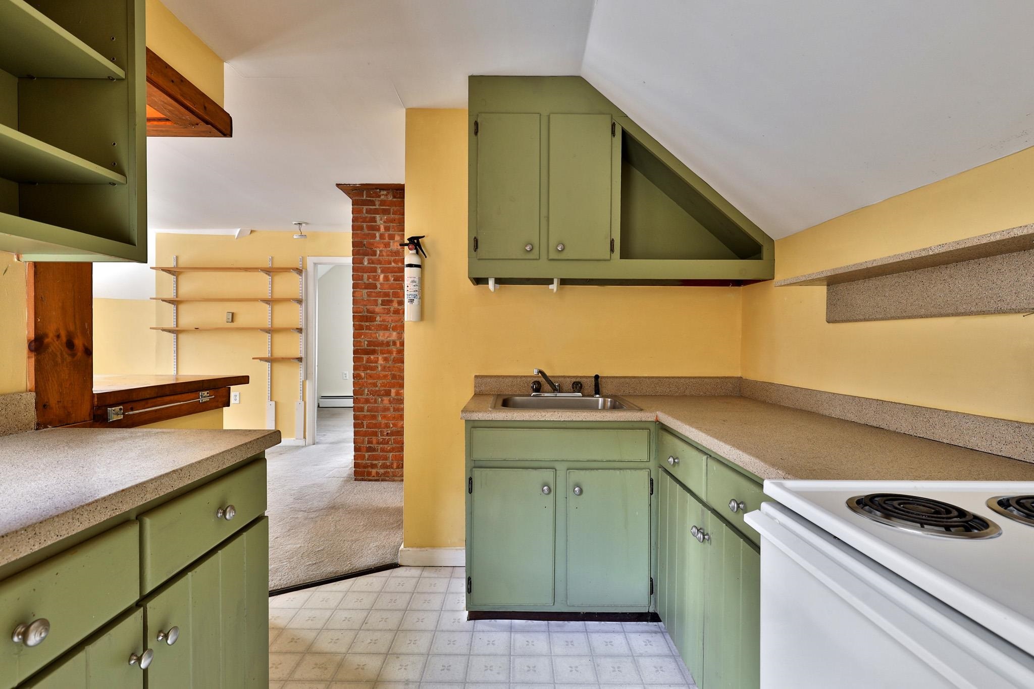 109 Park Row Rochester, VT 05767 - Photo 28 of 41