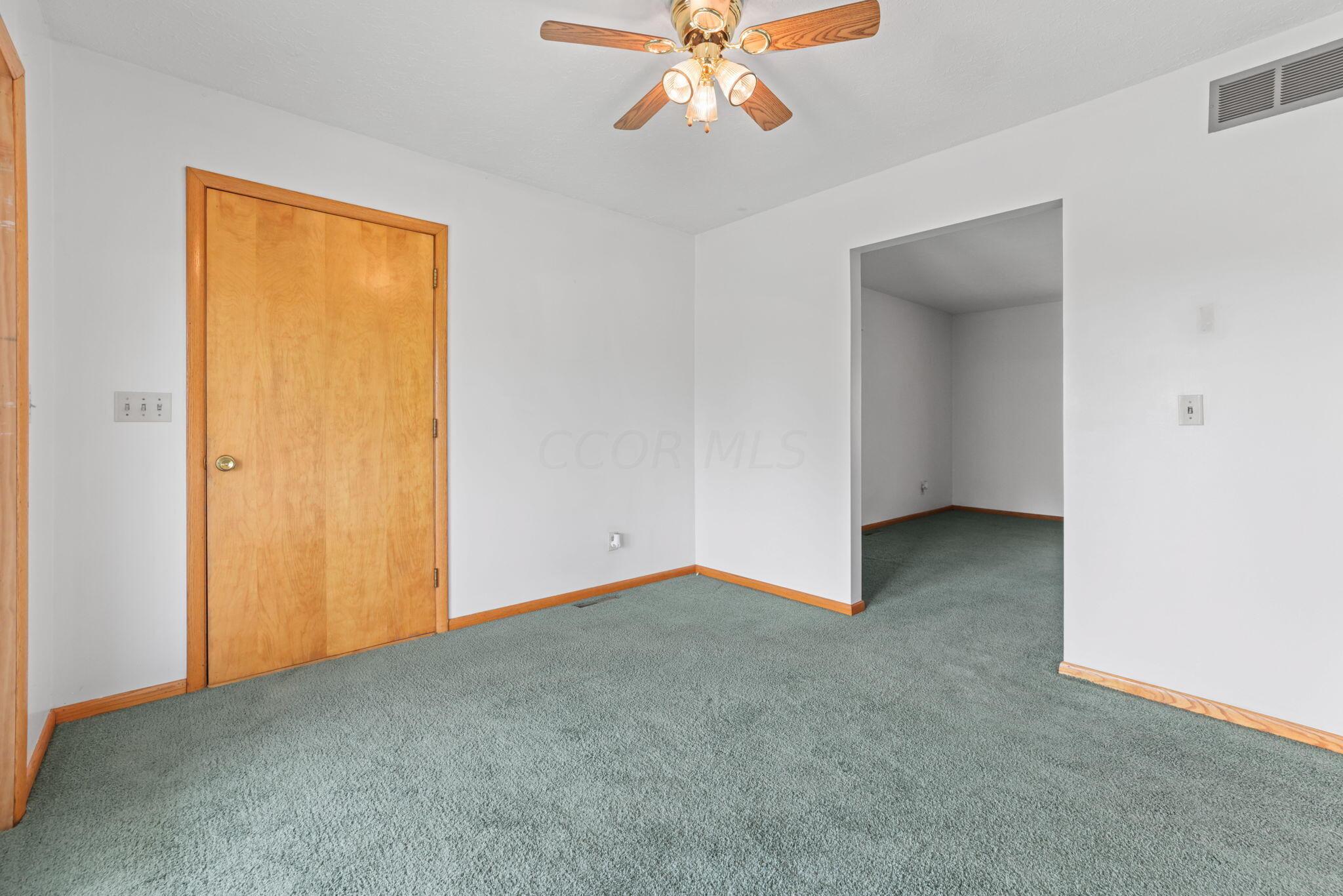 59172 Marietta Road Byesville, OH 43723 - Photo 6 of 30 Living Room 1st Floor