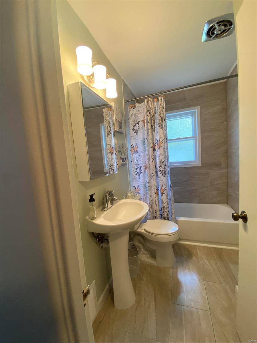 3011 Ridgeway Avenue St. Louis, MO 63114 - Photo 33 of 47 Gallery Image 33