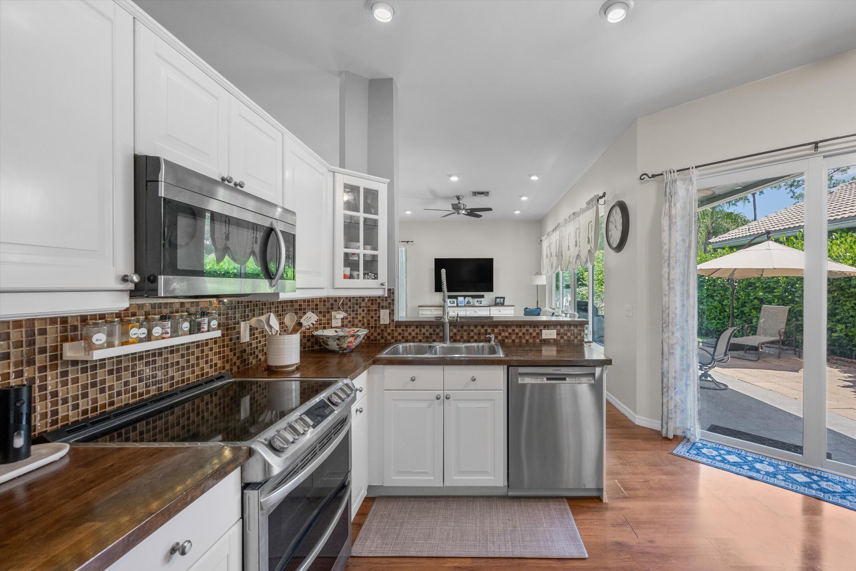 1110 Aviary Road Wellington, FL 33414 - Photo 21 of 51 Kitchen