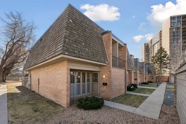 $238,000 | 6433 Barrie Road, Edina, MN 55435