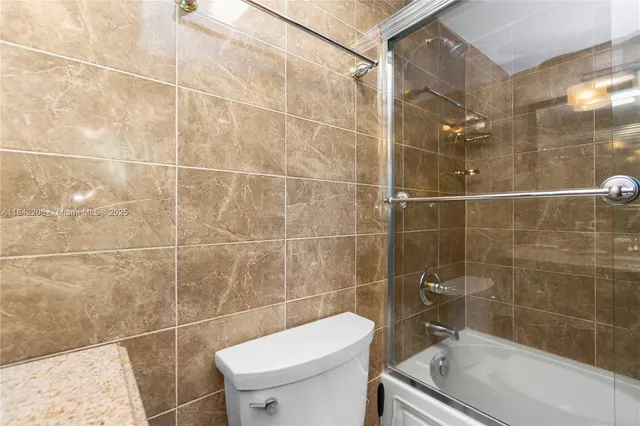 $4,200 | 100 Lincoln Road, Unit 811, Miami Beach, FL 33139