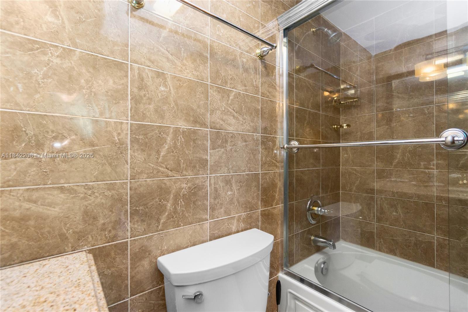 100 Lincoln Road, Unit 811 Miami Beach, FL 33139 - Photo 15 of 25