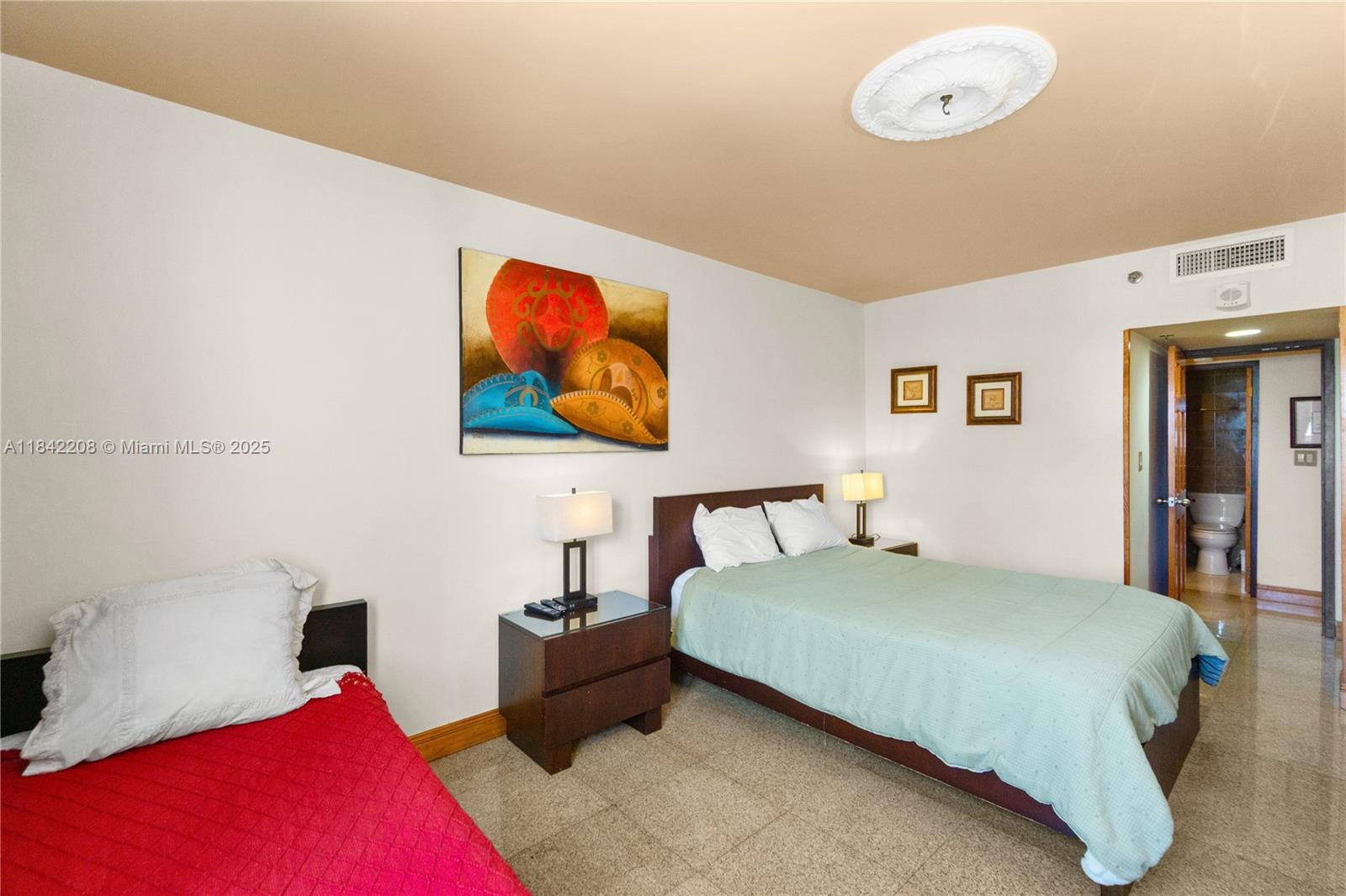 100 Lincoln Road, Unit 811 Miami Beach, FL 33139 - Photo 18 of 25