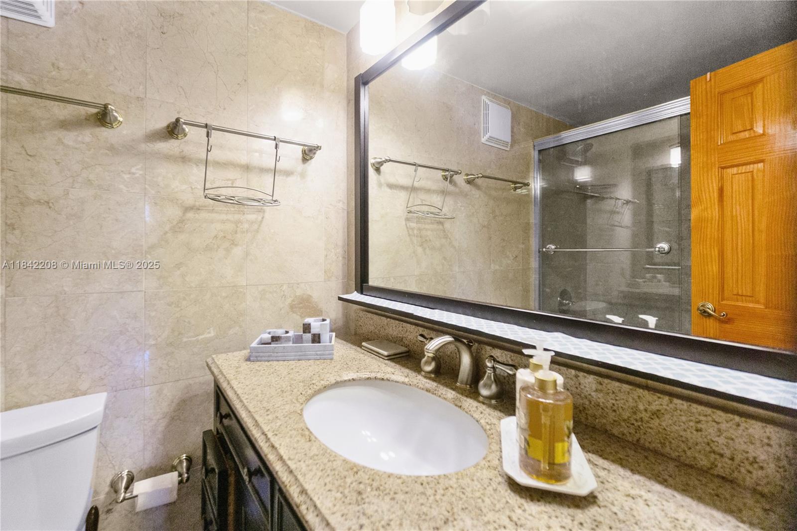 100 Lincoln Road, Unit 811 Miami Beach, FL 33139 - Photo 19 of 25