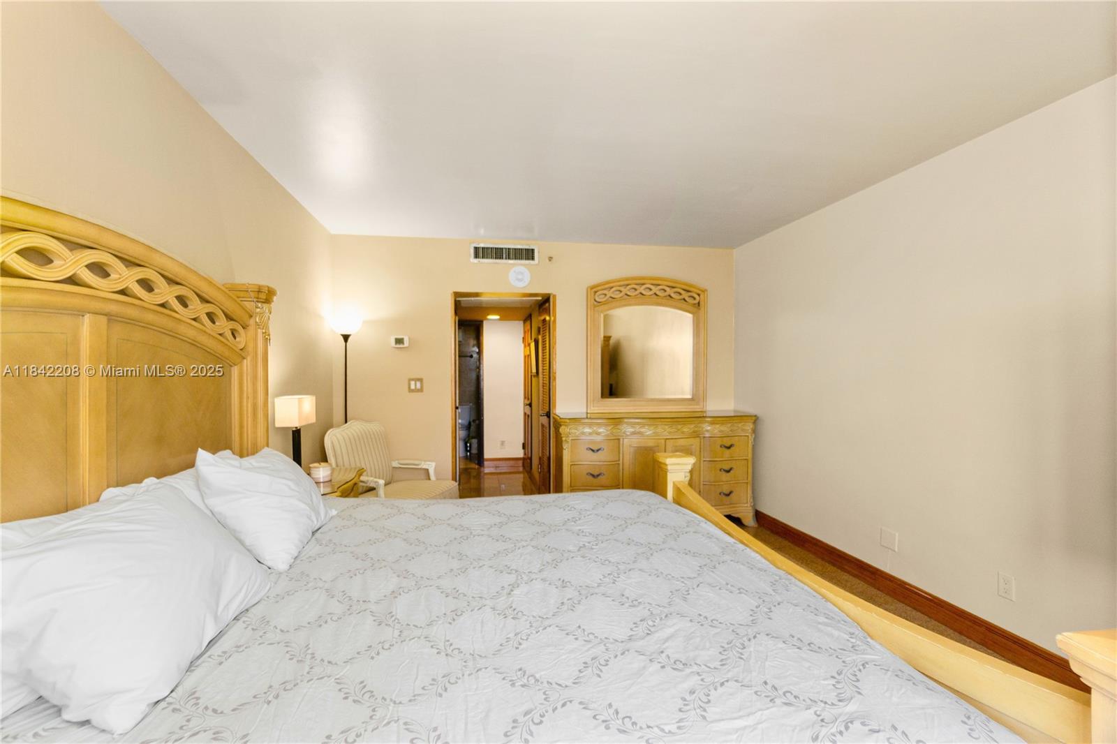 100 Lincoln Road, Unit 811 Miami Beach, FL 33139 - Photo 24 of 25