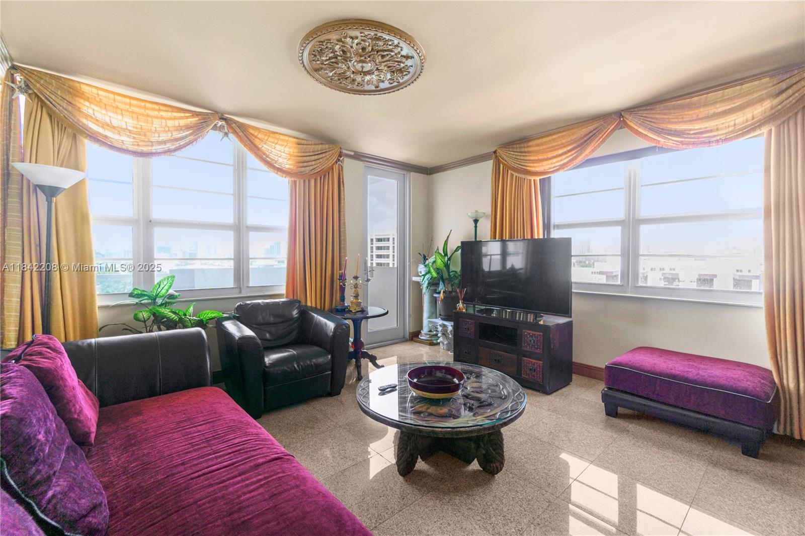 100 Lincoln Road, Unit 811 Miami Beach, FL 33139 - Photo 6 of 25