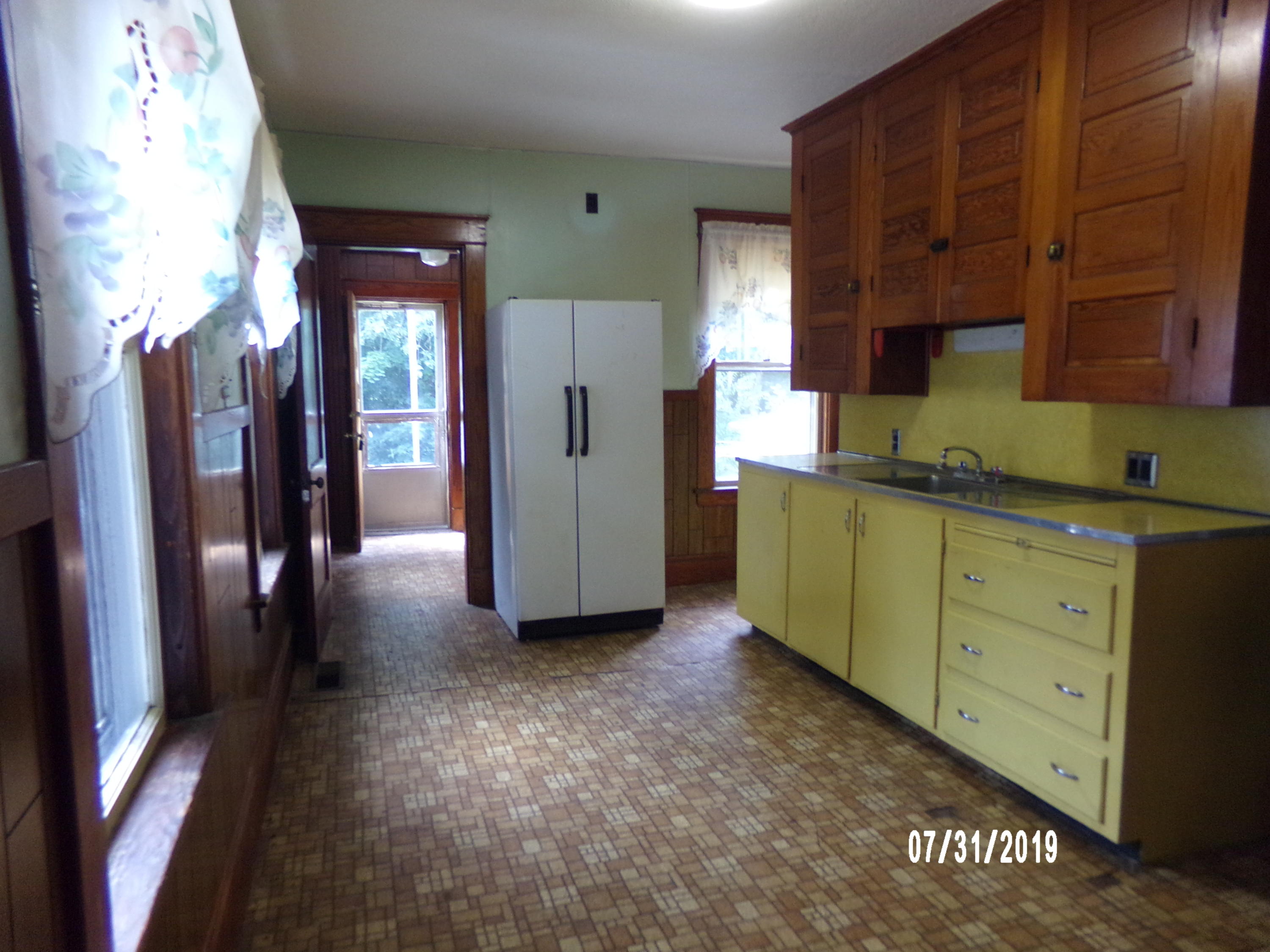 4 John Street Springvale, ME 04083 - Photo 3 of 14 116_5439