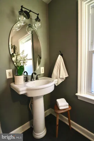 $279,000 | 44 Fairview Avenue, Lancaster, PA 17603