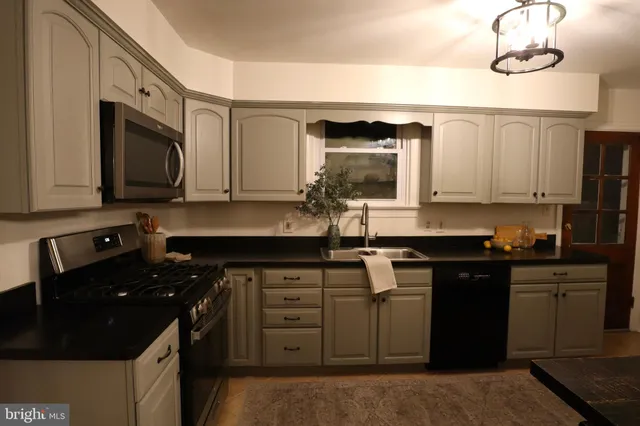 $279,000 | 44 Fairview Avenue, Lancaster, PA 17603