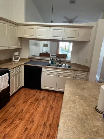 $395,000 | 7652 Pinewalk Drive South, Unit 139, Margate, FL 33063