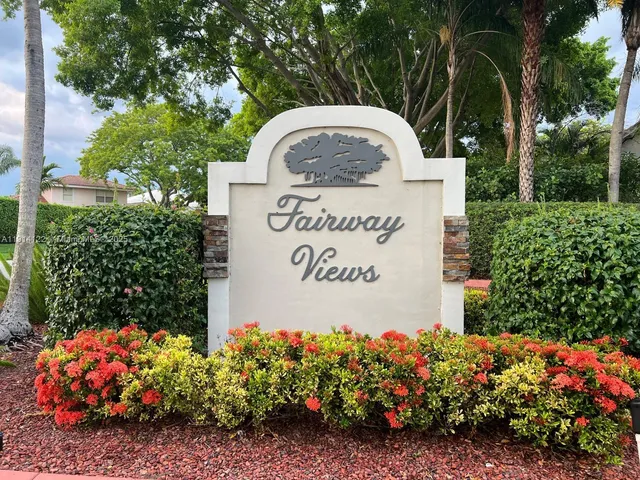 $395,000 | 7652 Pinewalk Drive South, Unit 139, Margate, FL 33063