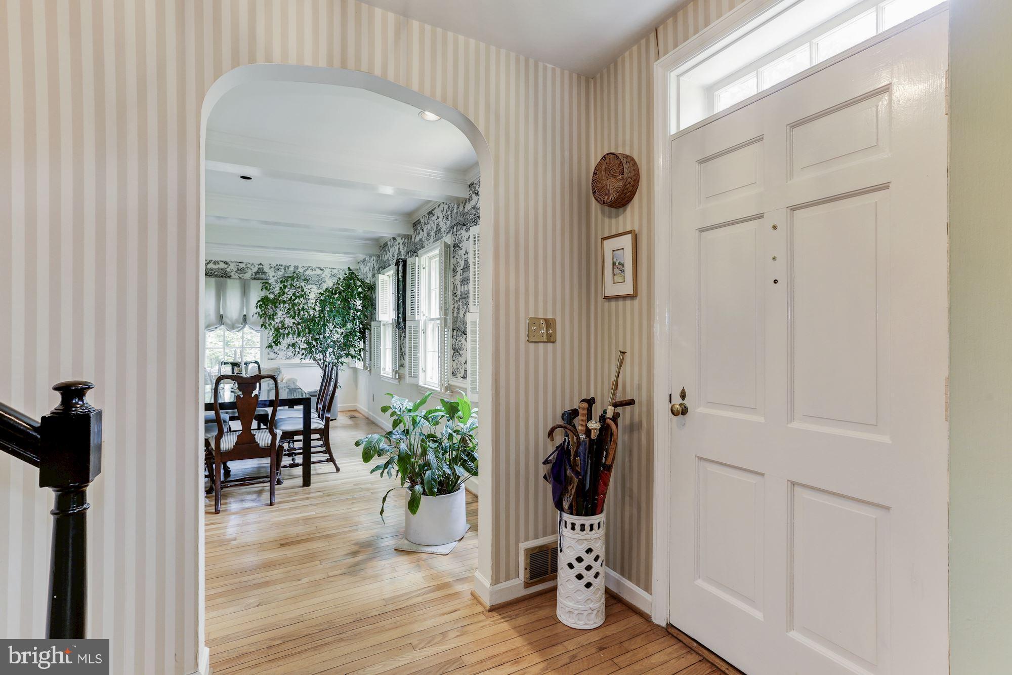 6878 Churchill Road McLean, VA 22101 - Photo 4 of 29 Foyer