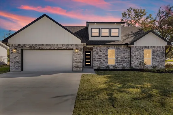 $269,999 | 2950 Gulf Avenue, Beaumont, TX 77703