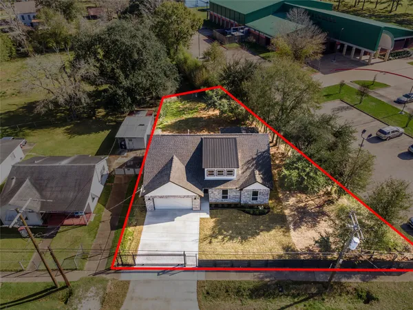 $269,999 | 2950 Gulf Avenue, Beaumont, TX 77703