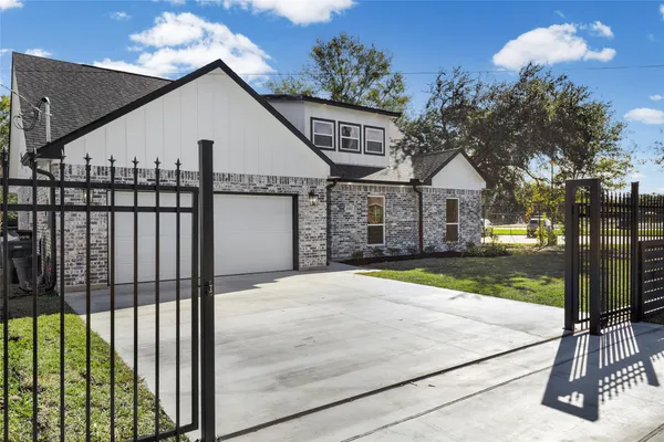 $269,999 | 2950 Gulf Avenue, Beaumont, TX 77703