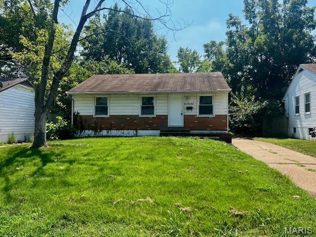 448 Midlothian Road St. Louis, MO 63137 - Photo 1 of 13