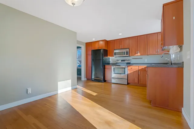 $599,900 | 166 Decatur Road, Portsmouth, NH 03801