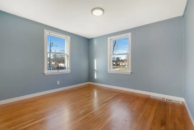 $599,900 | 166 Decatur Road, Portsmouth, NH 03801