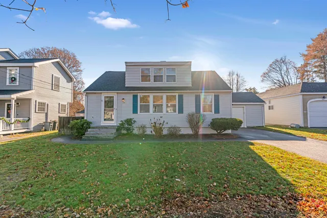 $599,900 | 166 Decatur Road, Portsmouth, NH 03801