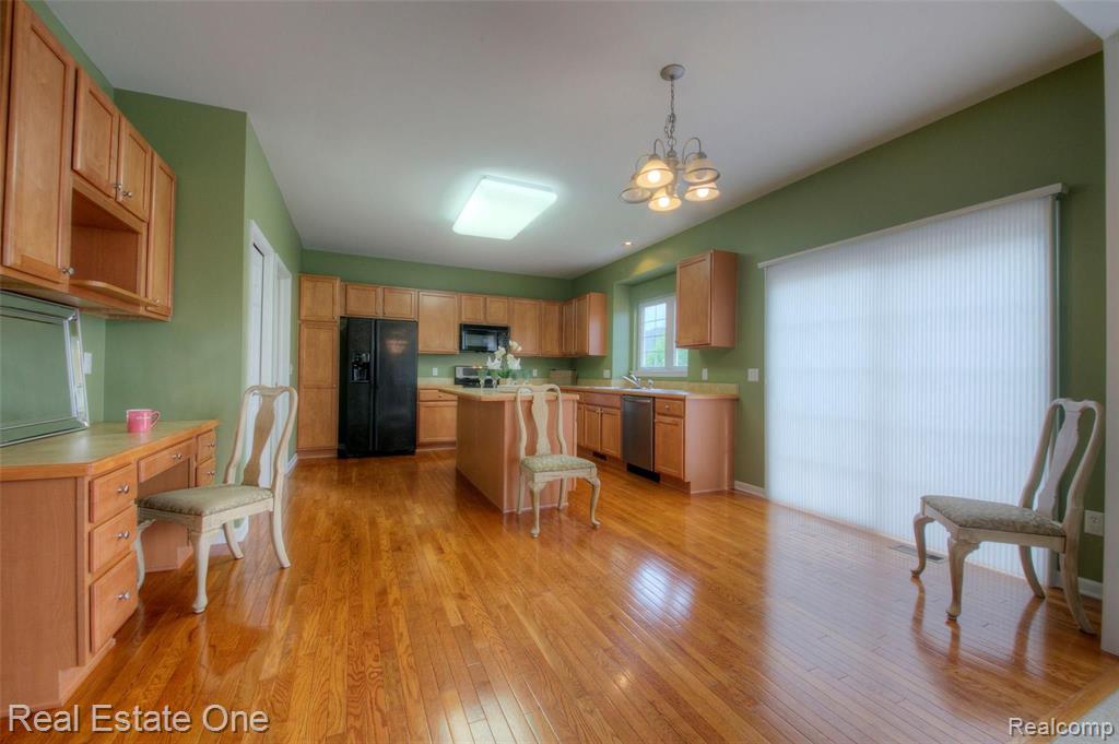 4293 Merriman Loop Howell, MI 48843 - Photo 11 of 34