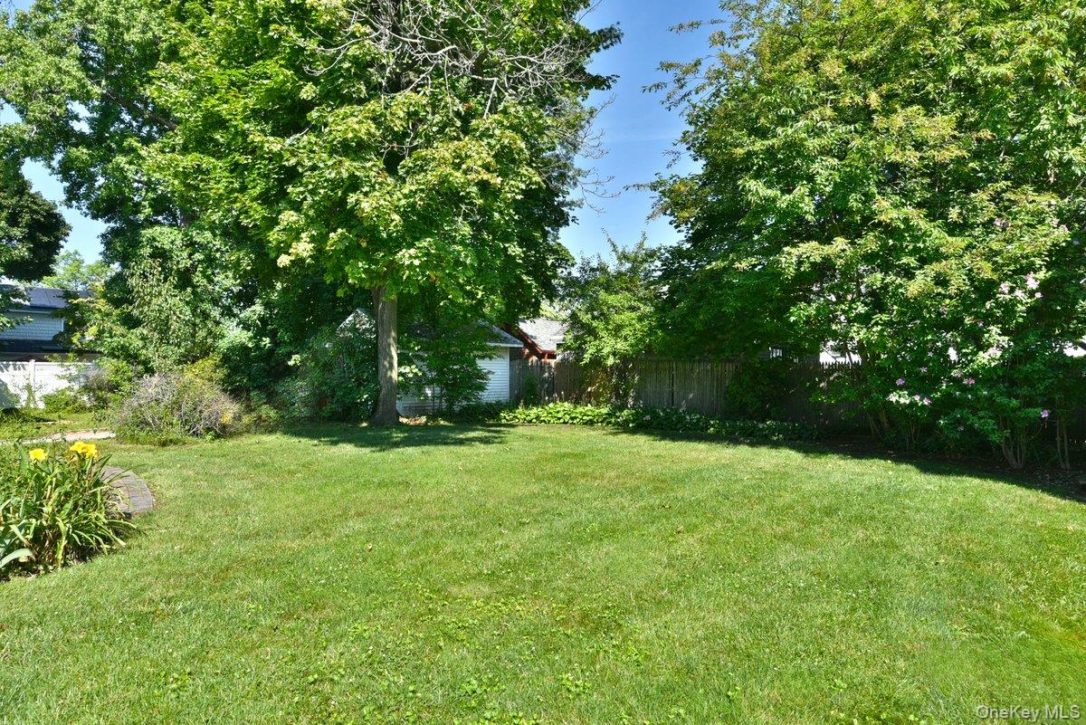 182 Ferncroft Road Mineola, NY 11501 - Photo 23 of 25 Gallery Image 23
