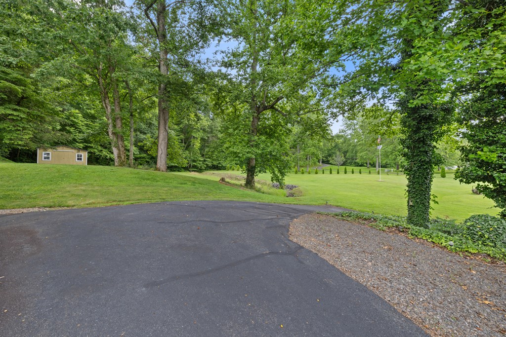 1451 Eagle Mountain Road Hiawassee, GA 30546 - Photo 47 of 55