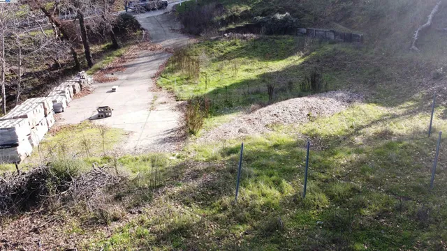 a view of a dry field