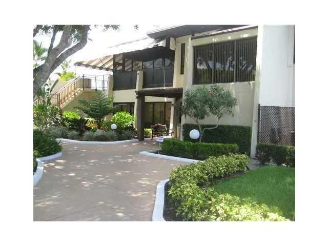 $195,000 | 7915 Willow Spring Drive, Unit 1223, Lake Worth, FL 33467
