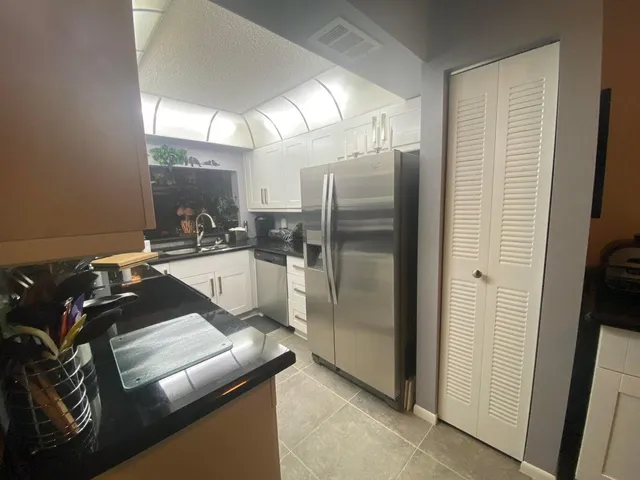 $195,000 | 7915 Willow Spring Drive, Unit 1223, Lake Worth, FL 33467