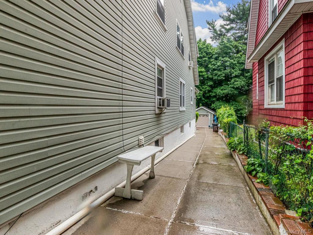 4004 Rombouts Avenue Bronx, NY 10466 - Photo 35 of 37