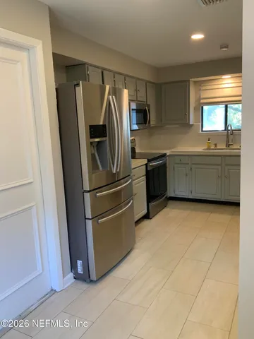 $3,000 | 1809 Kings Way, Neptune Beach, FL 32266