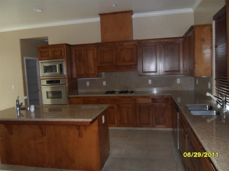 2288 East Cherry Lane Reedley, CA 93654 - Photo 4 of 10 Gallery Image 4