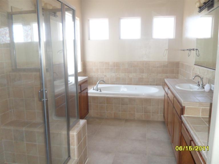 2288 East Cherry Lane Reedley, CA 93654 - Photo 7 of 10 Gallery Image 7