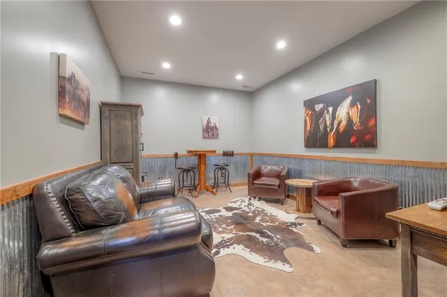 $3,500,000 | 7325 Southwest 93rd Street, Wakarusa, KS 66546